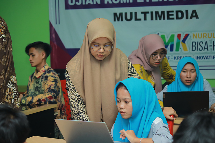 Keren !! Mahasiswa PTI Unuha Berikan Workshop Teknologi Informasi Seminggu Full